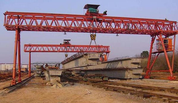 湖南常德龍門吊租賃廠家發(fā)往云南100噸龍門吊