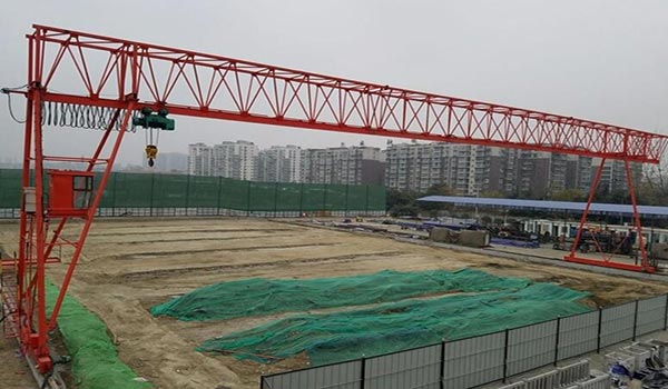 山東聊城龍門吊租賃廠家發(fā)往新疆兩臺(tái)80噸龍門吊