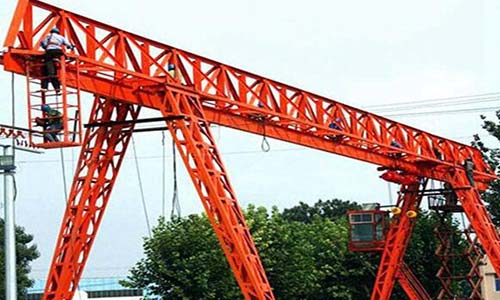 云南楚雄龍門吊出租廠家10噸24米倒三角門機